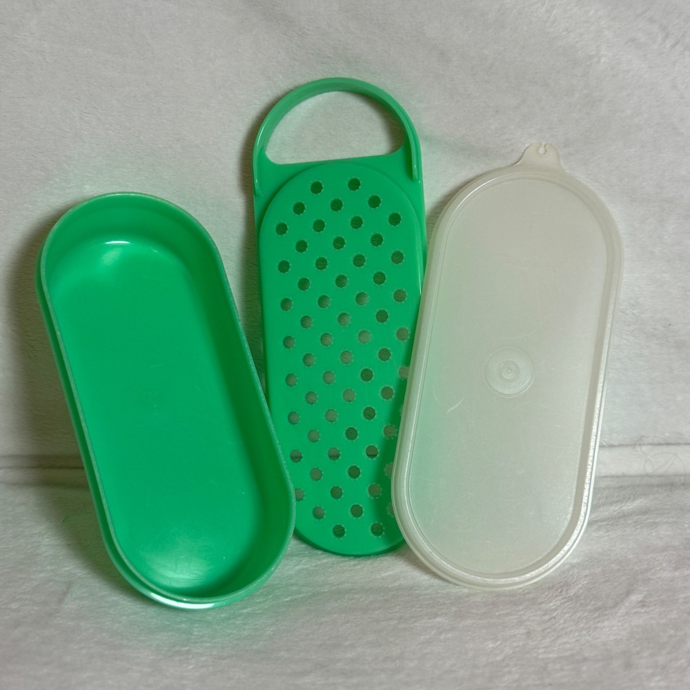 Vintage Tupperware 1376-15 Green Cheese Grater Storage Container With Lid